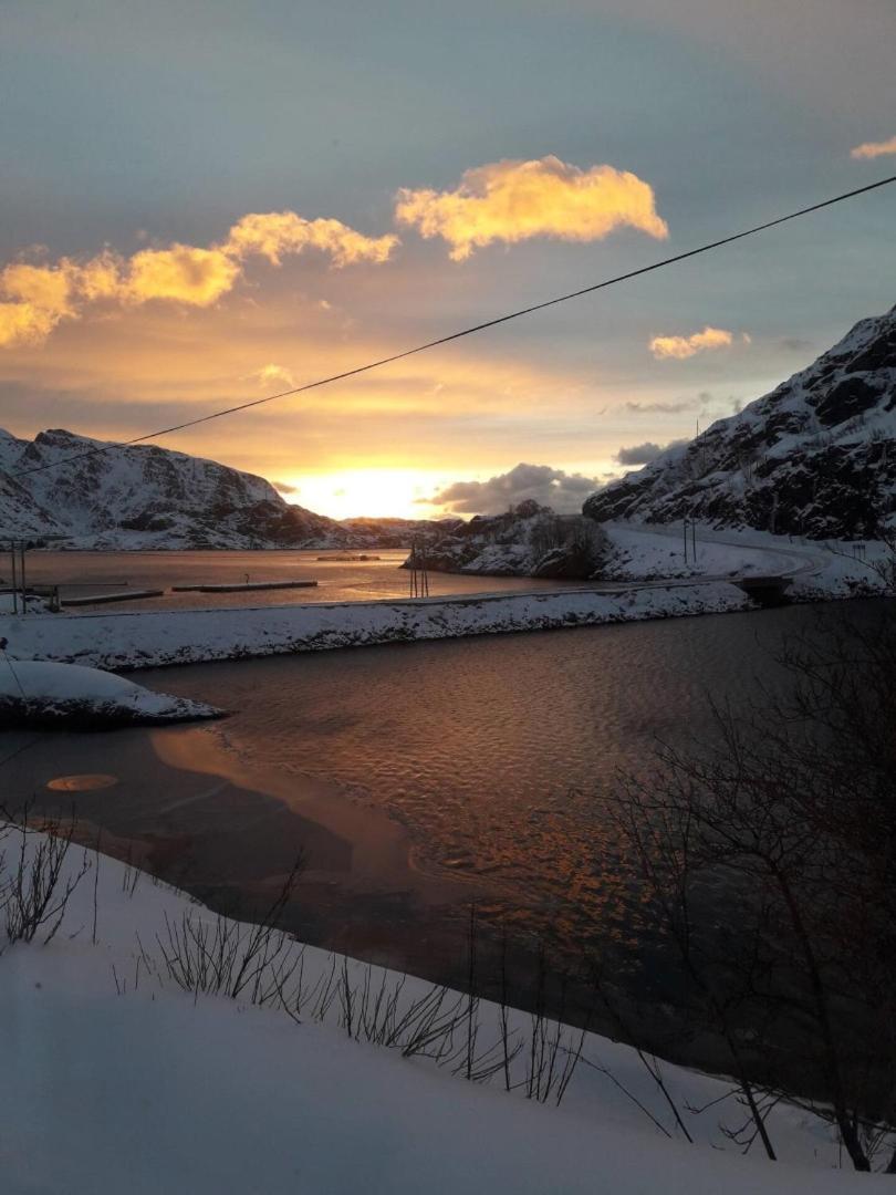 Seafront Holiday Home Close To Reine, Lofoten Sund  Exterior photo